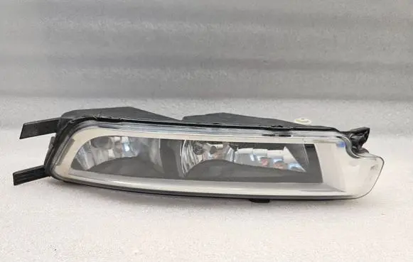 Volkswagen PASSAT B8 Front fog light 3G0941662E 1NA01183902