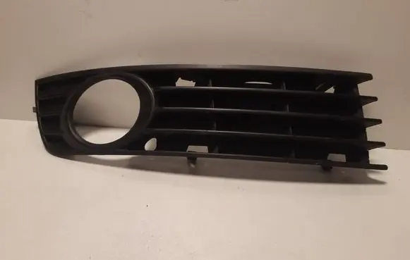 Audi A4 S4 B6 8E 8H Front bumper lower grill 8E0807682A 010111840520