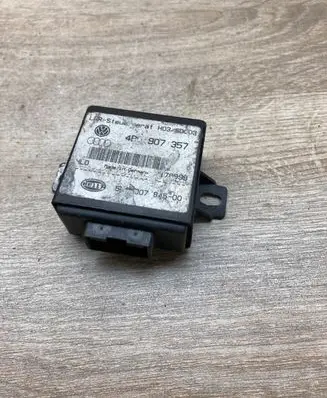 Audi A6 S6 C5 4B Light module LCM 4B0907357