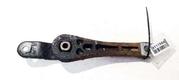 Skoda Octavia Mk2 (1Z) Engine mount bracket 