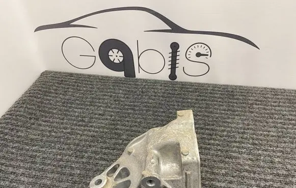 Mercedes-Benz GLC X253 C253 Engine mounting bracket A6422234604