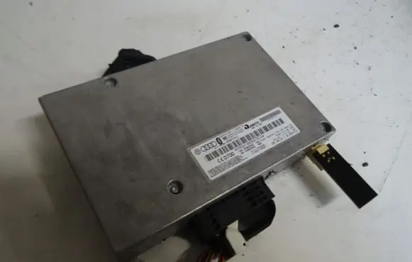 Audi A4 S4 B8 8K Bluetooth control unit module 8T0862335C