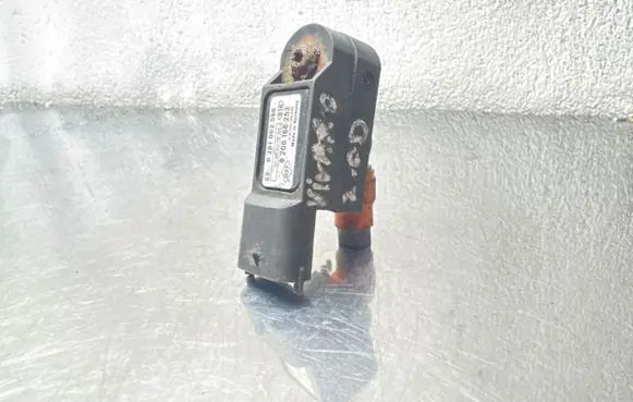 Opel Vivaro Air pressure sensor 0281002566