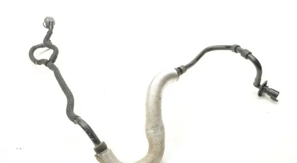 Porsche Macan (95B) Engine coolant pipe/hose 95B611931