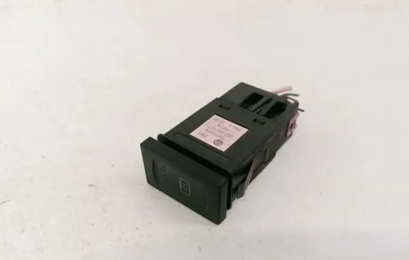 Volkswagen PASSAT B5 Windscreen/window heater switch 3b0959621c