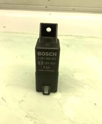 Volvo V60 Glow plug pre-heat relay 30785663