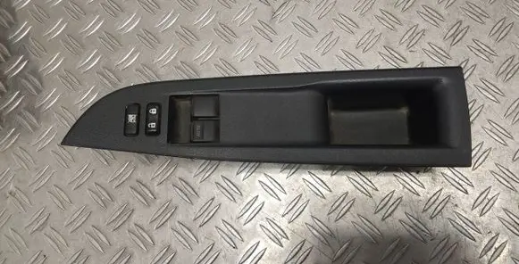 Toyota Verso-S Electric window control switch 7423252520