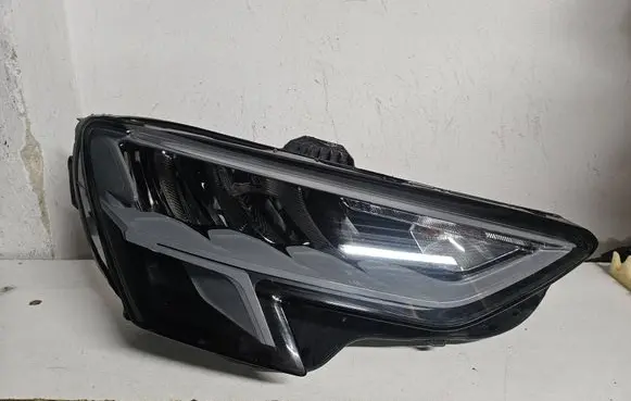 Audi A3 8Y Headlight/headlamp 8Y0941012