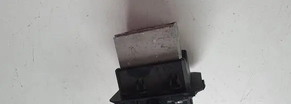 Nissan Leaf I (ZE0) Heater blower motor/fan resistor