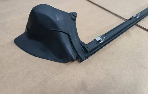 Mini One - Cooper R50 - 53 Rubber seal front coupe door window 7039866 51337039866