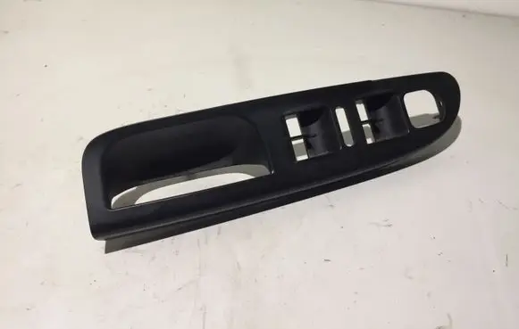 Volkswagen PASSAT B6 Front door window switch trim 3C1867171B