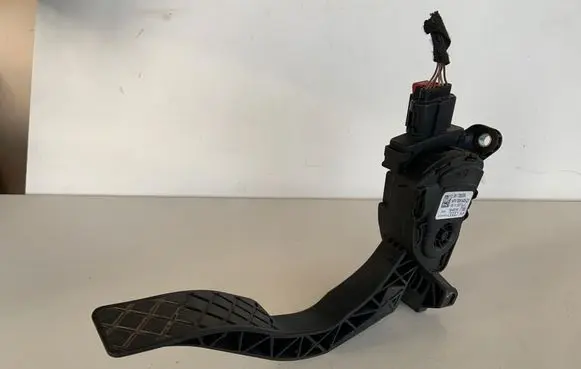 Audi A6 S6 C7 4G Accelerator throttle pedal 8K1723523A 6PV009505
