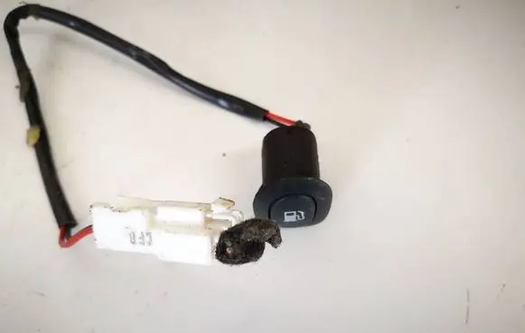 KIA Carens II Fuel tank opening switch 935901d000 93590-1d000