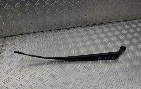 Toyota Auris 150 Front wiper blade arm