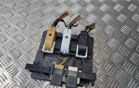 Volkswagen Caddy Comfort/convenience module 2K5937085