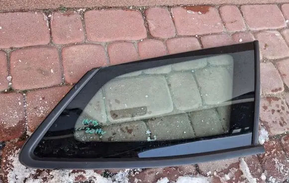 Opel Insignia B Sliding door window/glass 