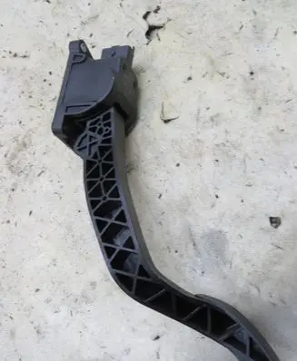 Peugeot 2008 I Clutch pedal mounting bracket assembly GMAUTO4574097