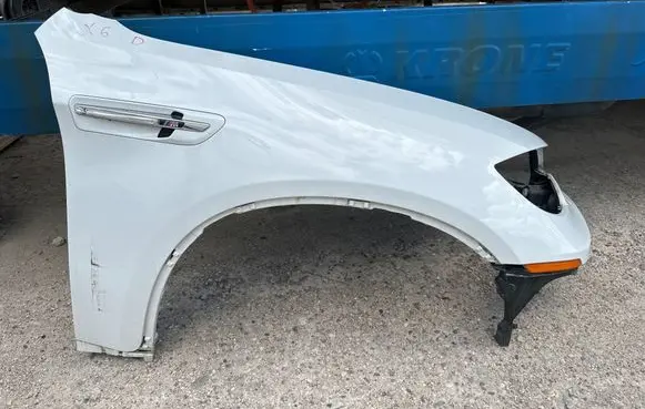 BMW X6 M Fender