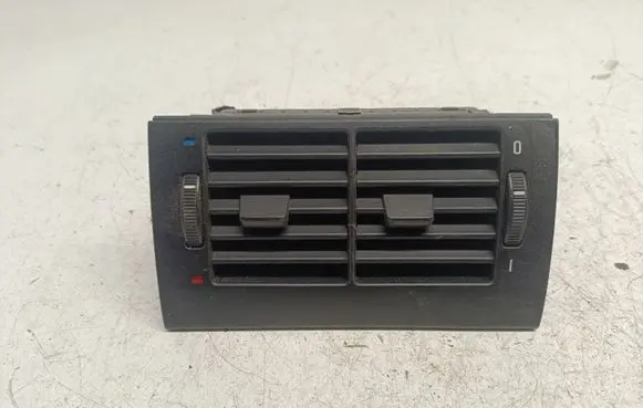Rear air vent grill