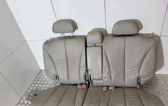 Hyundai Terracan Second row seats 
