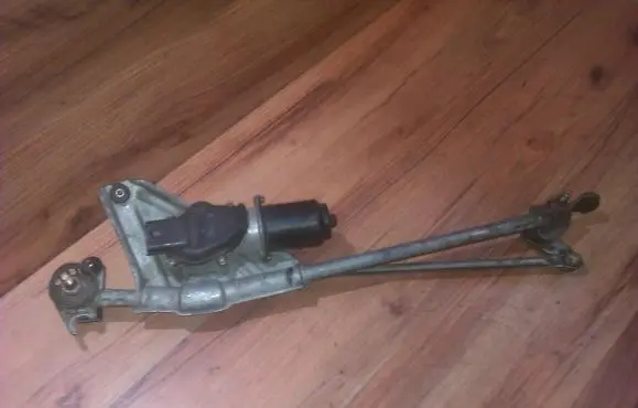 Subaru Legacy Front wiper linkage and motor