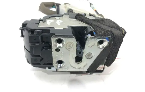 Infiniti Q50 Front door lock