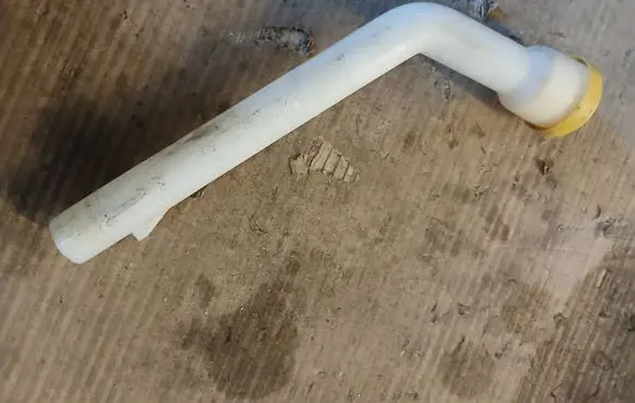 Renault Clio IV Window washer liquid tank fill tube 289150078