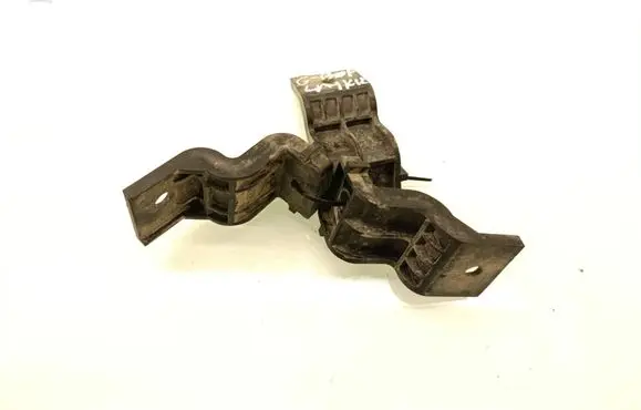 Rear bumper mounting bracket