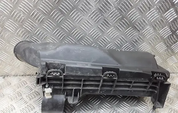 Air filter box