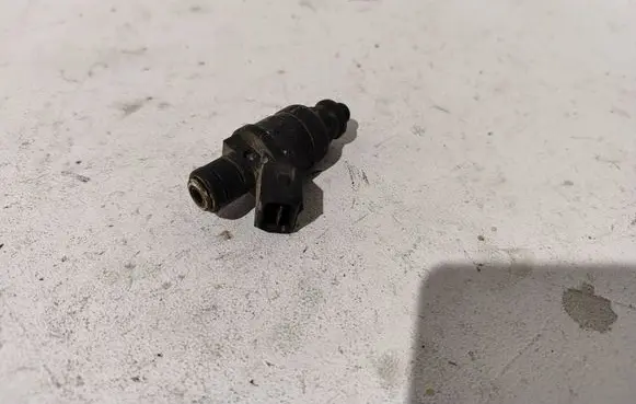 Audi A6 S6 C5 4B Fuel injector 078133551AC