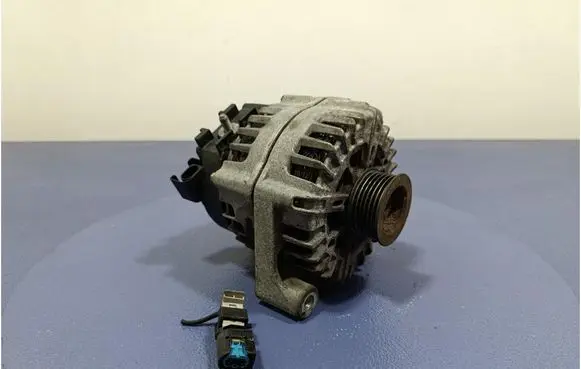BMW 5 F10 F11 Generator/alternator 8515754