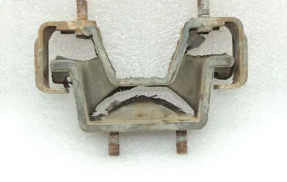 Suzuki SX4 Engine mount bracket 1171079J41