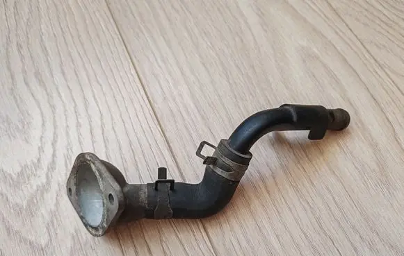 Subaru Legacy Thermostat housing 