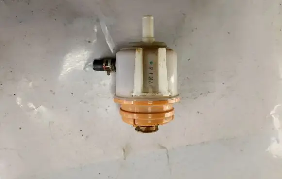 Suzuki Grand Vitara II Power steering fluid tank/reservoir 7E14