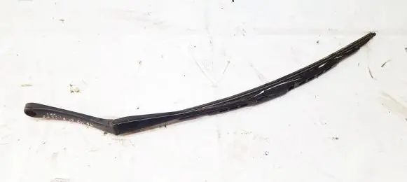 Mercedes-Benz C W203 Front wiper blade arm a2038200544