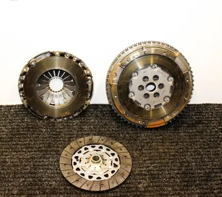 Dacia Sandero III Clutch set kit 302102441R