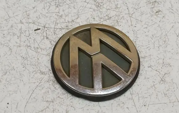 Volkswagen PASSAT B5 Manufacturer badge logo/emblem 3B0853630