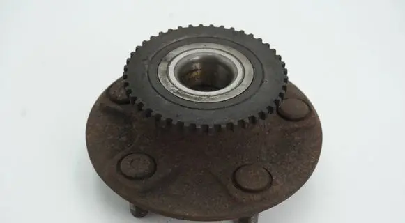 Nissan Primera Rear wheel hub