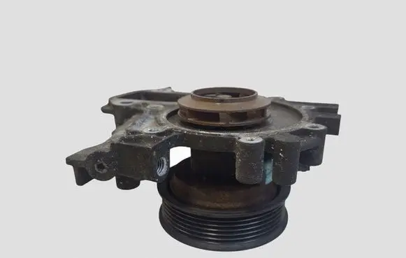 Opel Insignia A Water pump 55501353