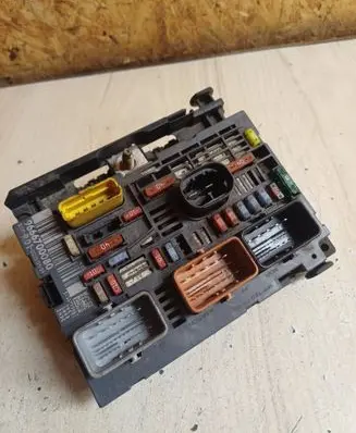 Citroen C4 I Picasso BSM Control unit 9666700080