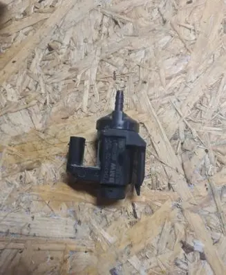 BMW 7 G11 G12 Turbo solenoid valve 8570591