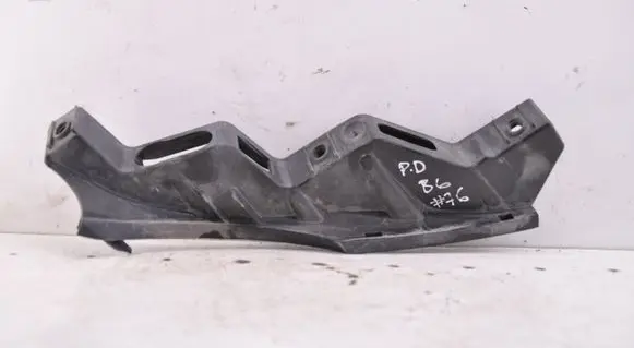 Volkswagen PASSAT B6 Front bumper mounting bracket 3C0807890