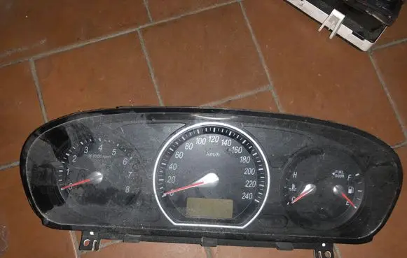 Hyundai Sonata Speedometer (instrument cluster) 94003-3k355 940033K355