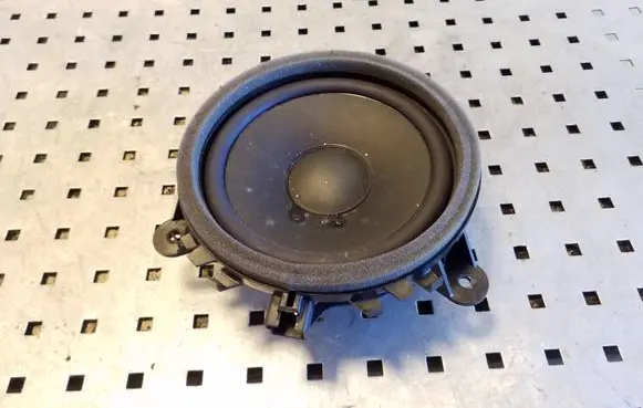 Volvo XC70 Front door speaker 30657445