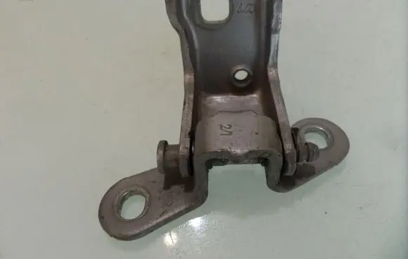 Ford Mondeo Mk III Rear door upper hinge 98BBF26801AK