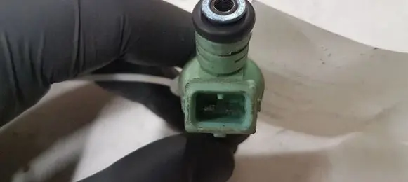 BMW 5 E39 Fuel injector 0280150415