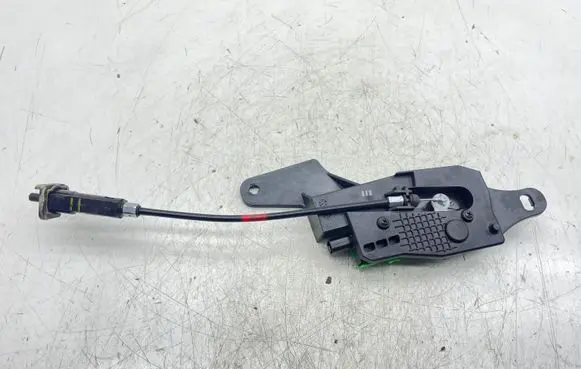 KIA Sportage Fuel tank cap lock