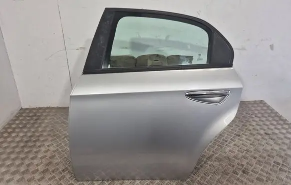 Alfa Romeo 159 Rear door 