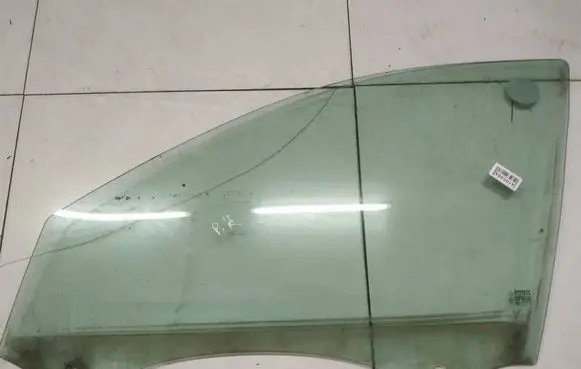 Renault Laguna II Front door window glass four-door AS2