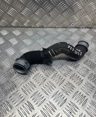 Mercedes-Benz E W212 Engine coolant pipe/hose 2125011882